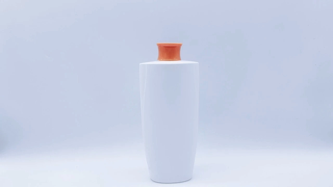 Glamorous 500ml matte white PE shampoo conditioner bottle for skin care packaging 1