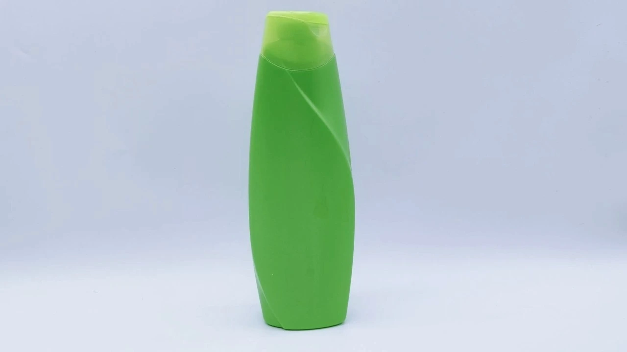 Glamorous 400ml green PE shampoo conditioner bottle 1