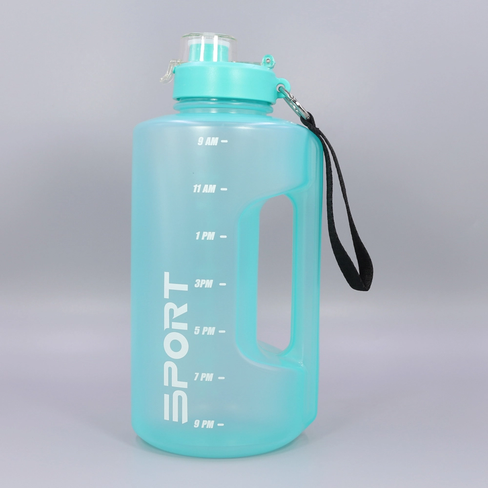 KingLine Carafe d'eau de sport en plastique avec poignée et lanière pour camping fitness 1