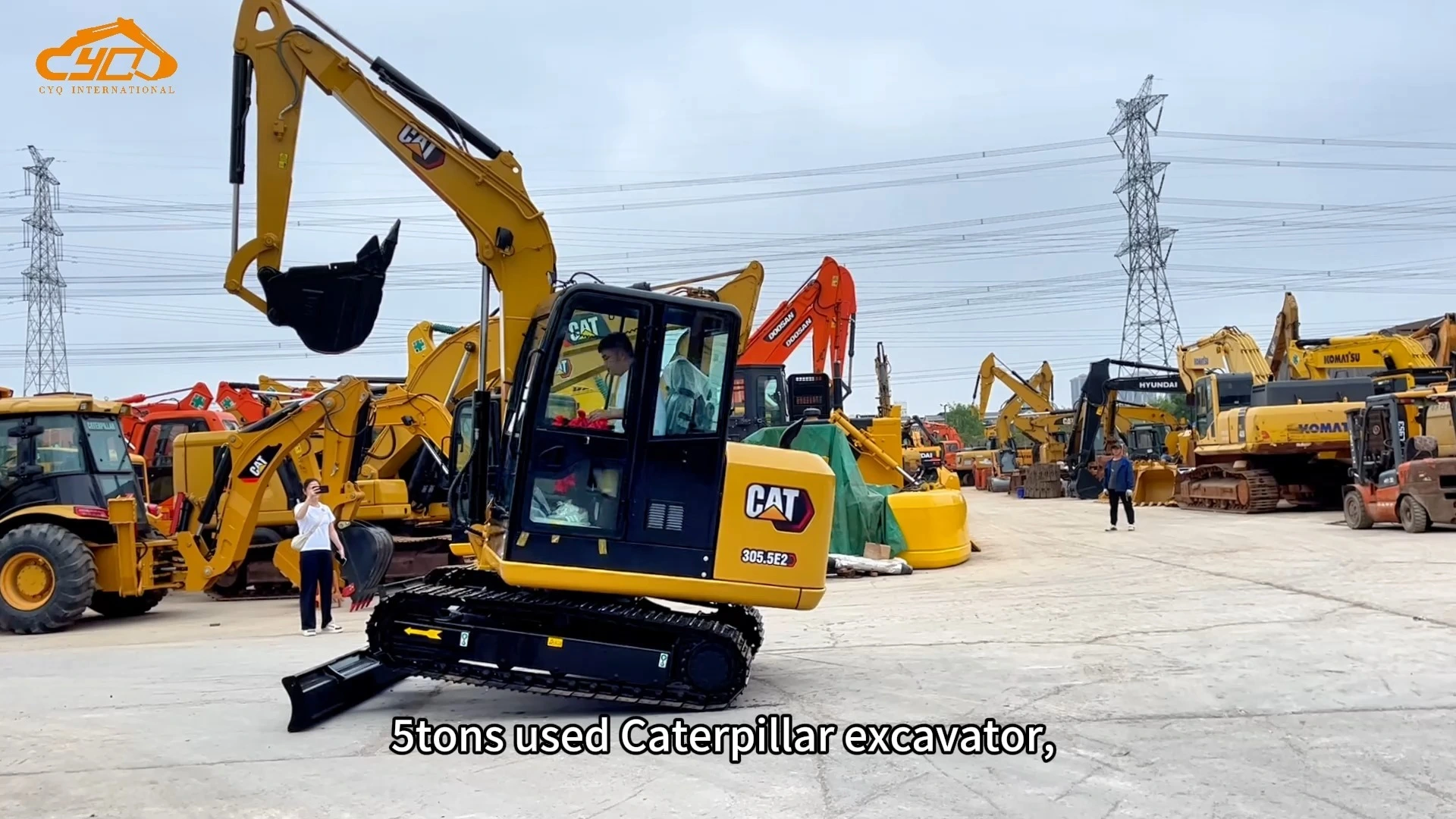Used Small CAT Excavator 305.5E2 Earth Moving Weight 5Tons for Sale 1