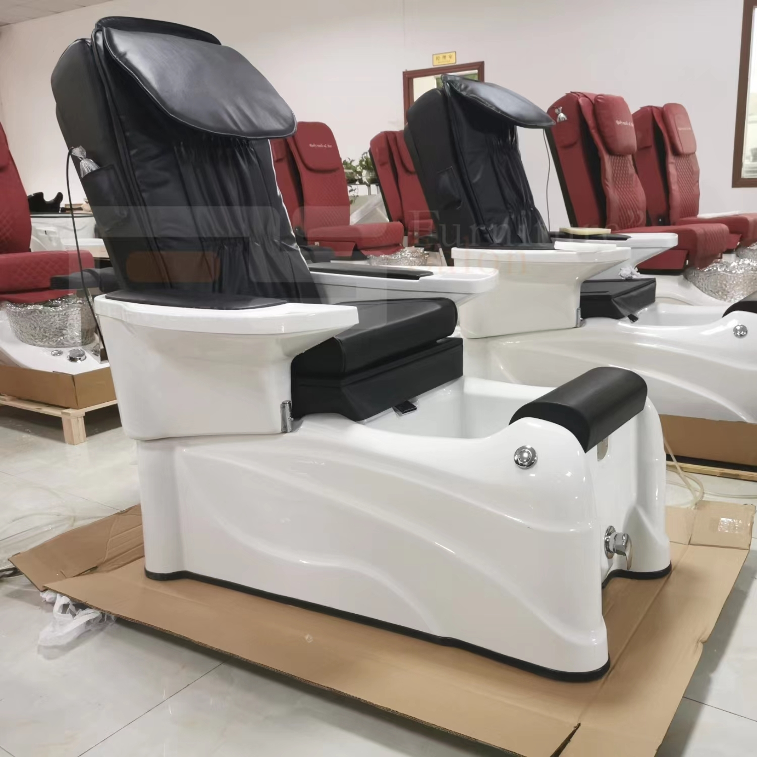 Juego de pedicura Silla de salón de belleza Sillas de pedicura de spa ajustables Elevador hidráulico con masaje de burbujas fácil de limpiar Baño de pies Blanco 1