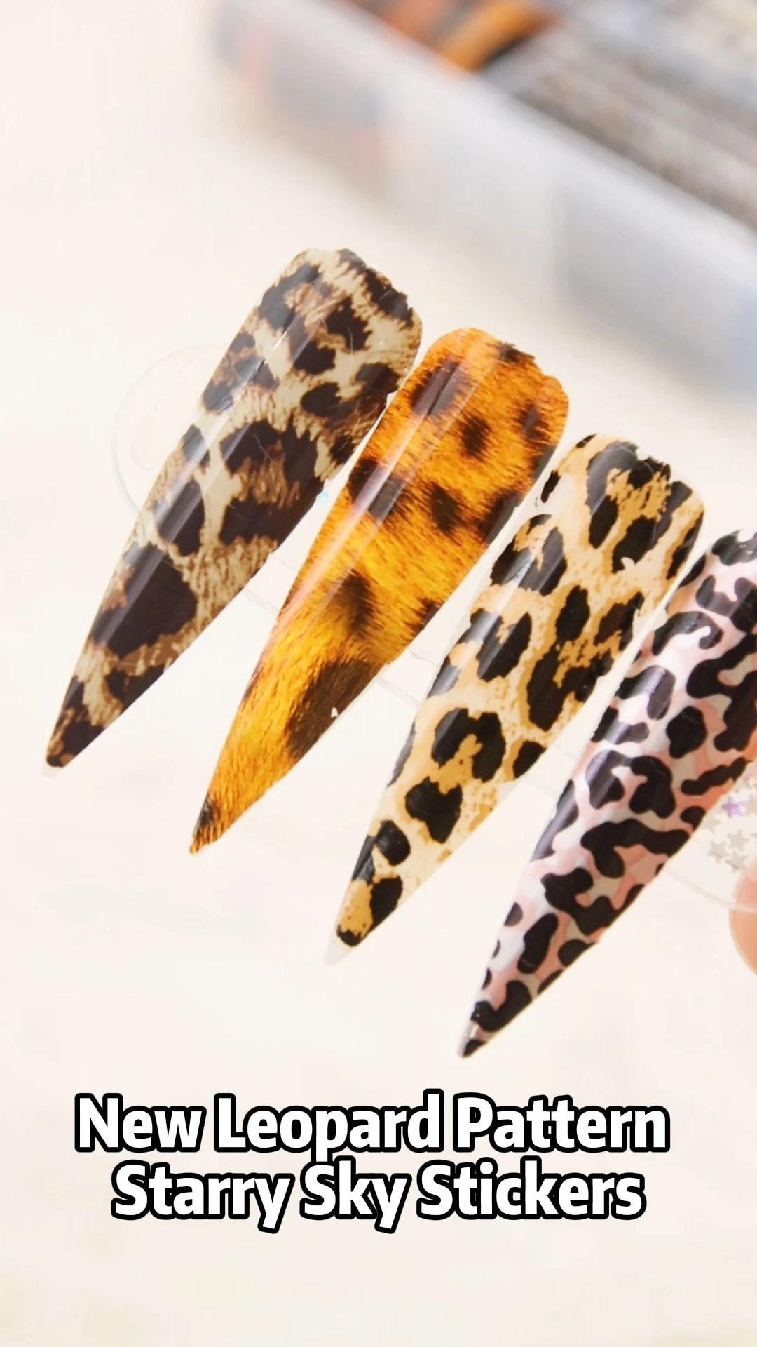 10 decalcomanie per adesivi per unghie in carta trasferibile per nail art con stampa leopardata e stampa animalier 1
