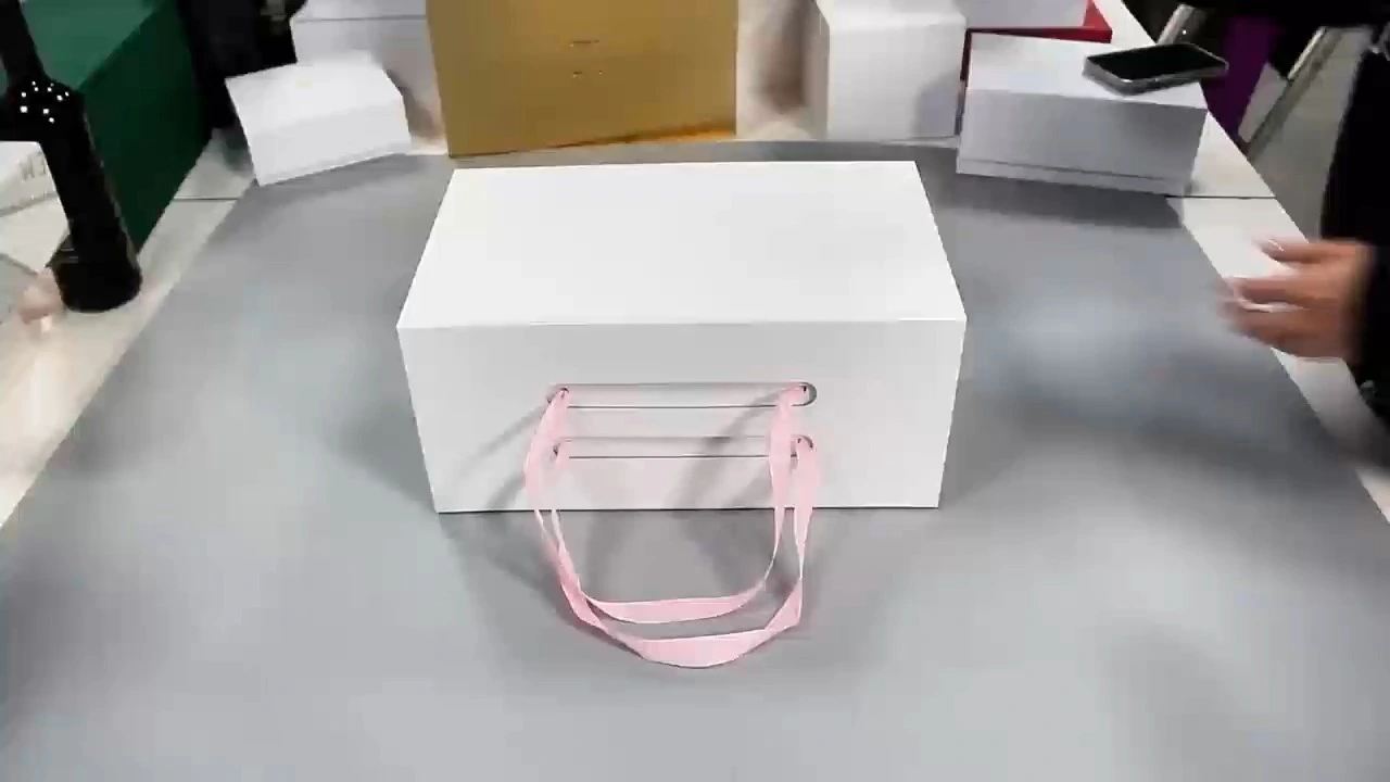 CF Gift magnetische Klappbox mit Griff 1