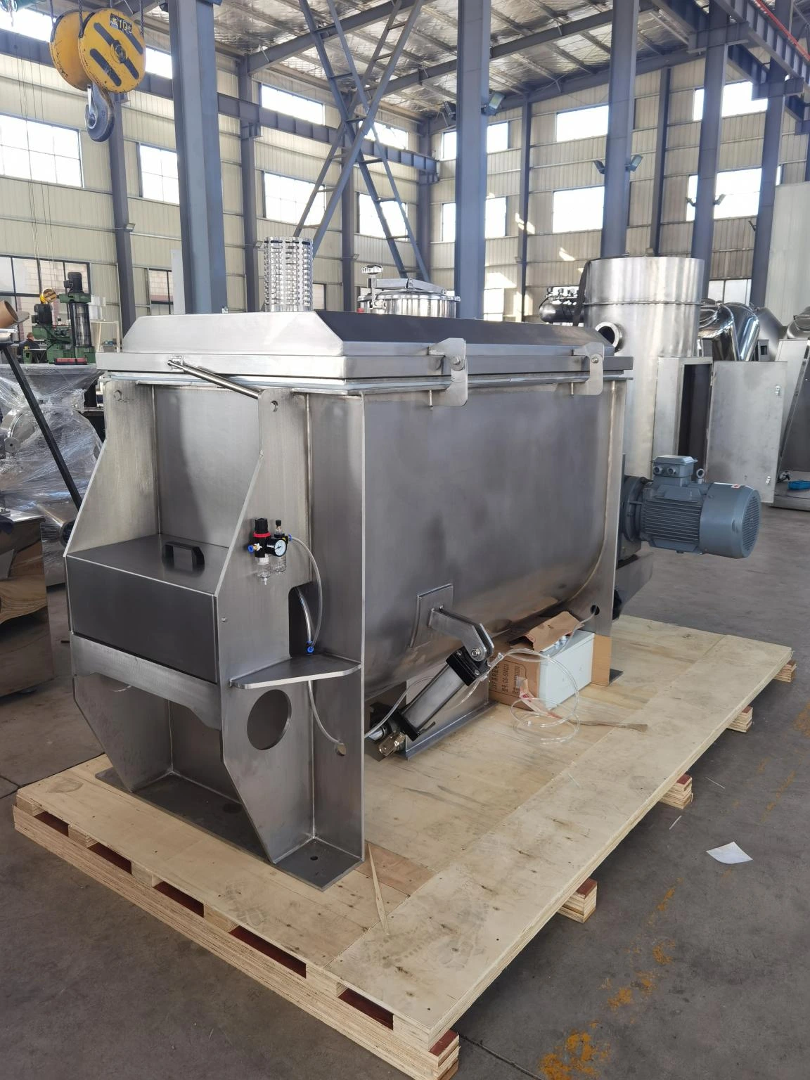Horizontal ribbon blender 1
