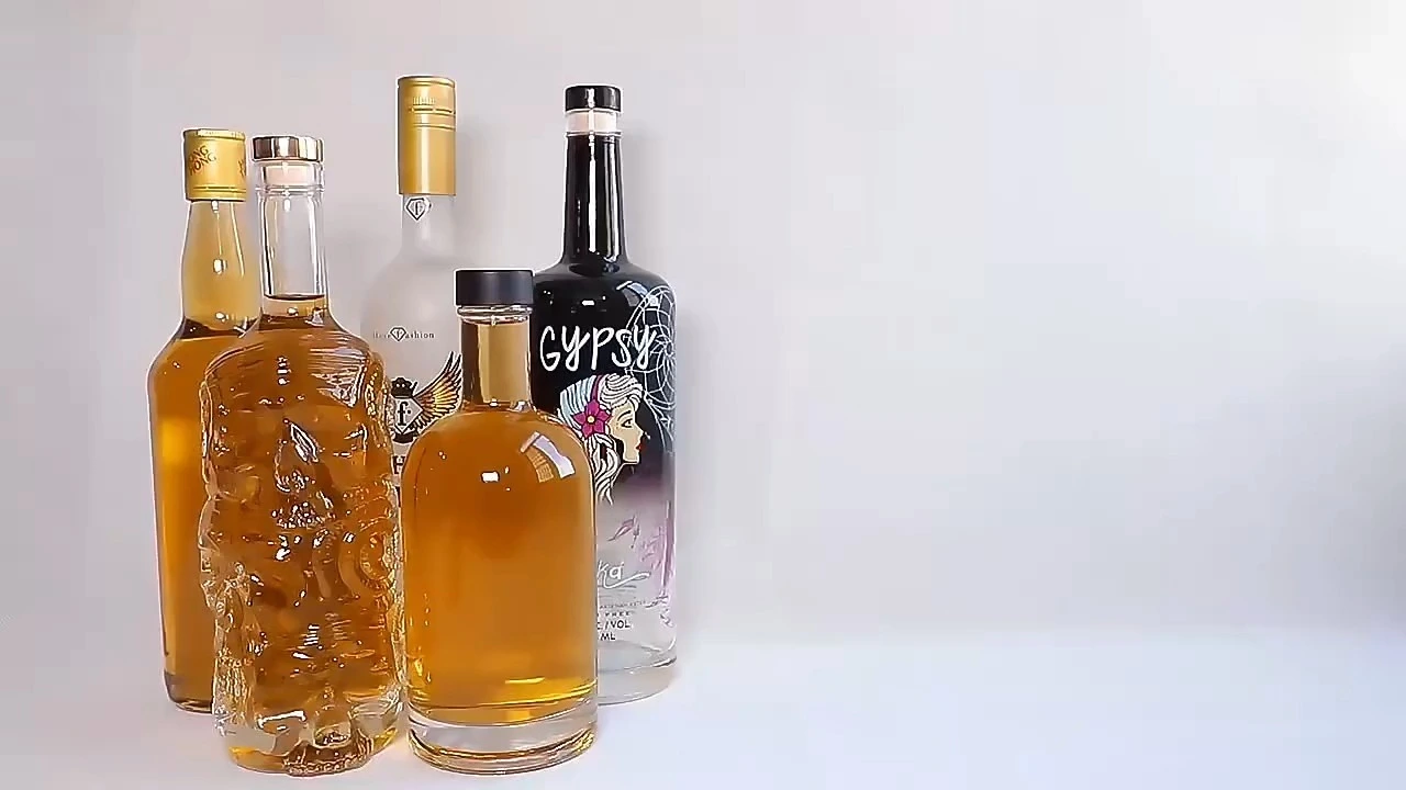 750ml Spraying Clear Spirits Liquor Glass Bottle With Cork 1