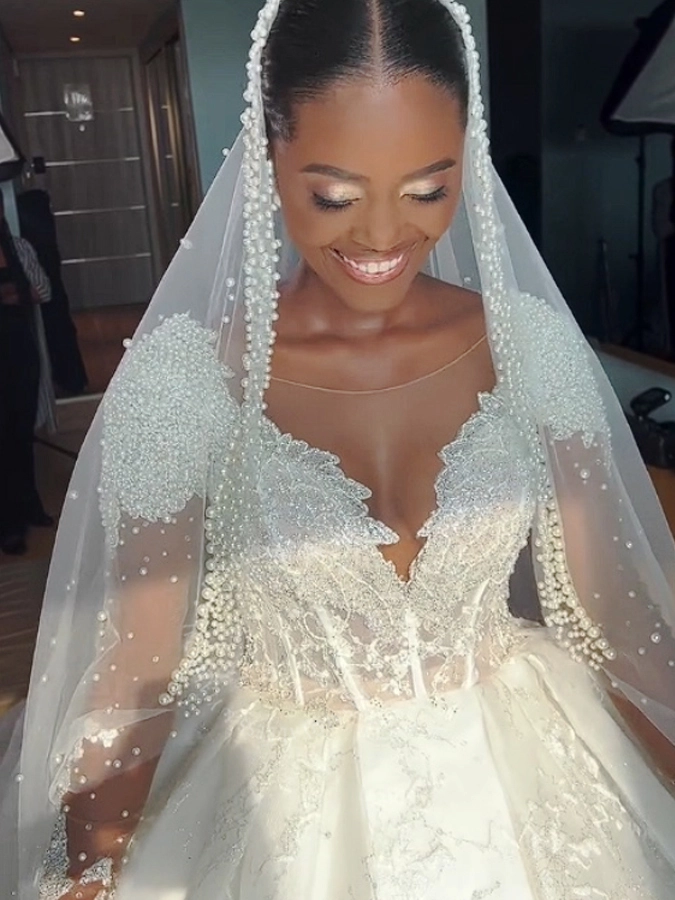 Real Photos Luxury Glitters Ivory Lace Beaded Wedding Ball Gown RSW2186 Formal Long Sleeves Wedding Gowns Princess 1