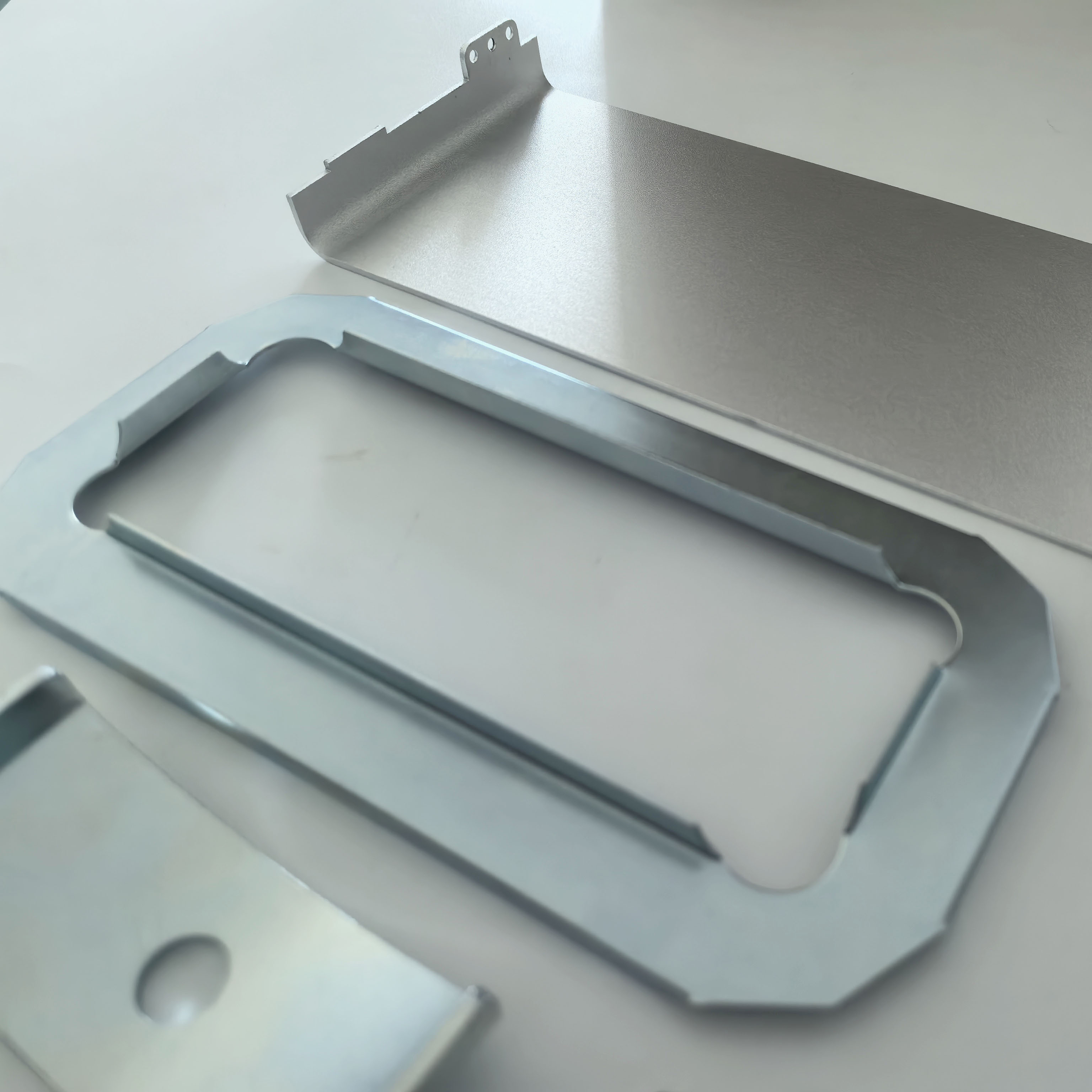 Aluminium Edelstahlblech Herstellung Laserschneidemutscheln Stempel Anodierte Teile Metallverarbeitung 4