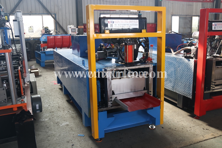Machine de profilage à rouleaux pour panneaux de toiture à joints debout | HAIXING 3