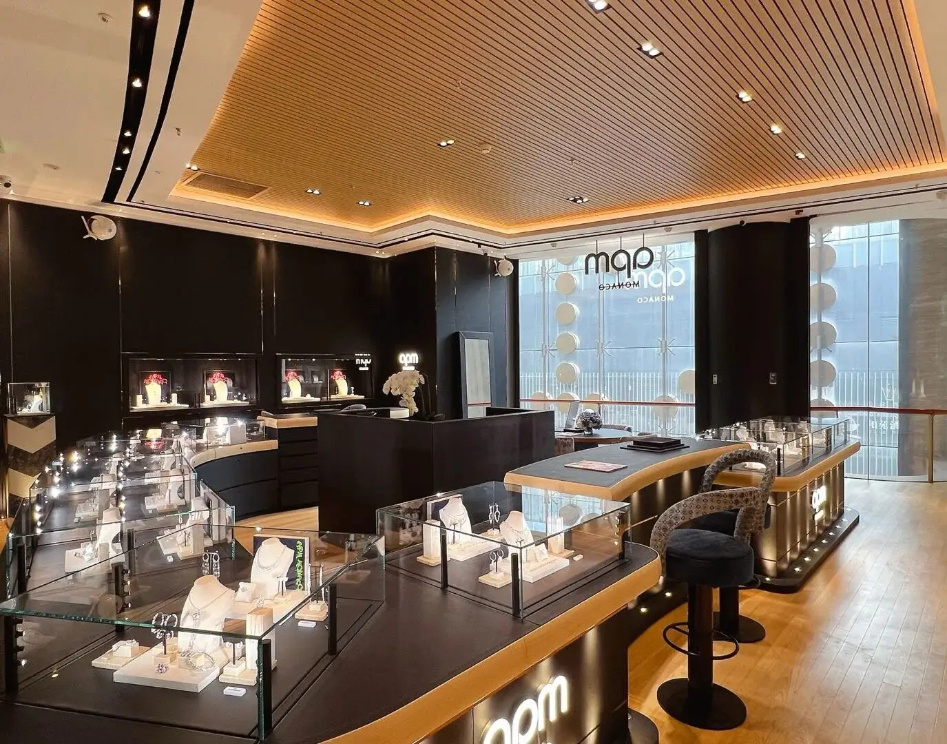 Retail Store Shelves and Displays Stainless Steel - - LUXE Showcases-1 4