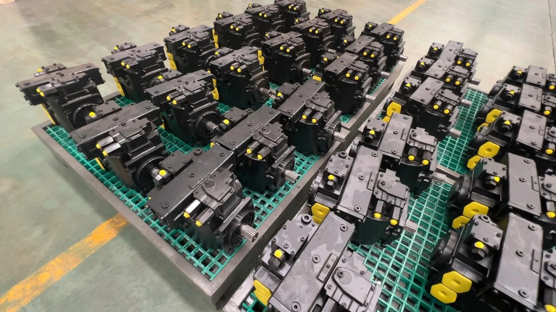 Bơm piston trục lpv70 1
