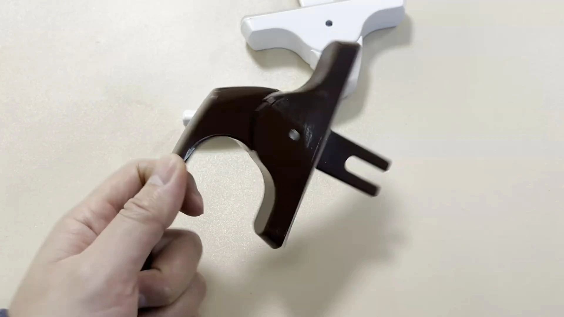 Export Aluminum Coated Window Handles Made in China for Kazakhstan and Neighboring Countries 1