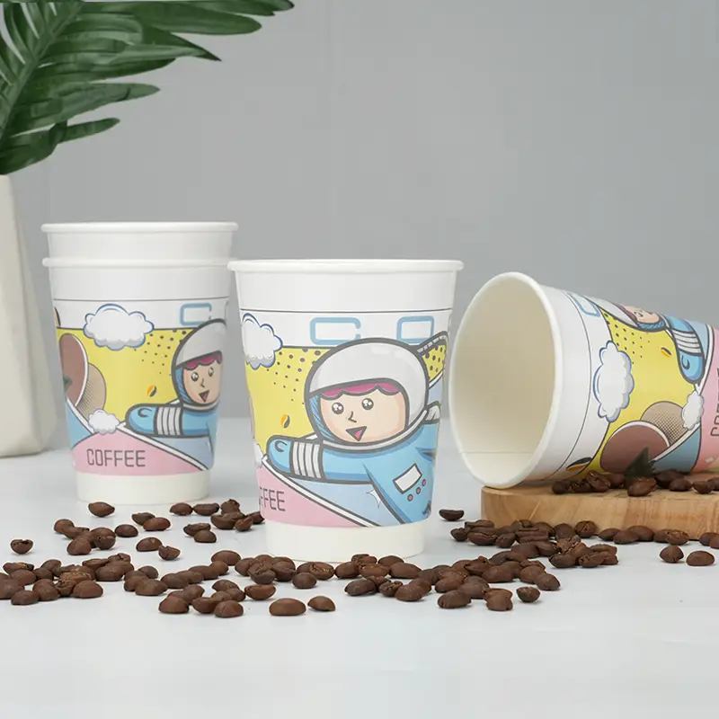 ការិយាល័យគំនូរជីវចលអ៊ូចសាក់ក់ដែលមានរាងទ្វេដងលើគ្រែតូចរបស់កុមារដែលមានប្រវែងខ្ពស់ 1