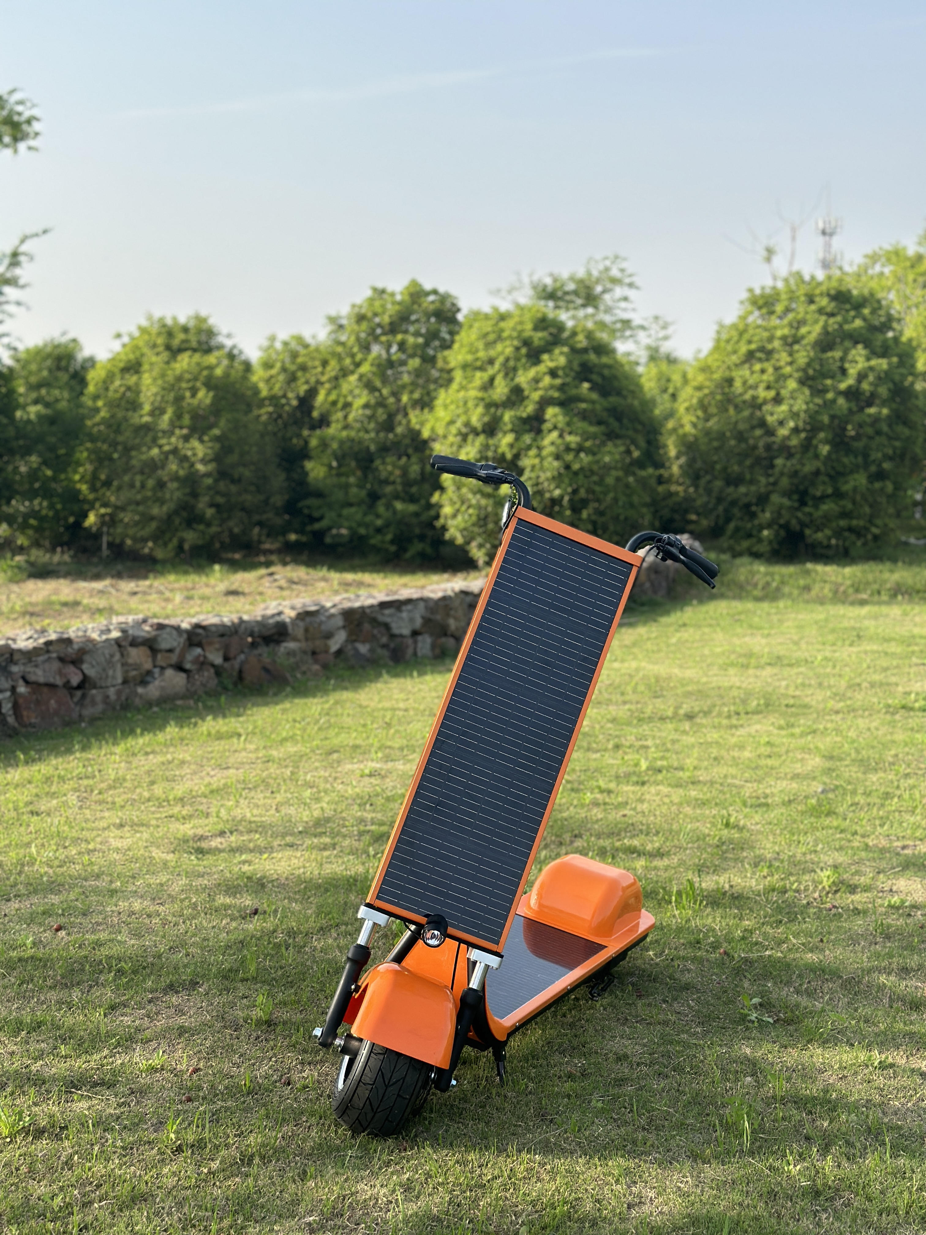 Eco-Friendly Ride18km/h Speed 35-70km Range 150kg Load Capacity Solar Electric Scooter 9