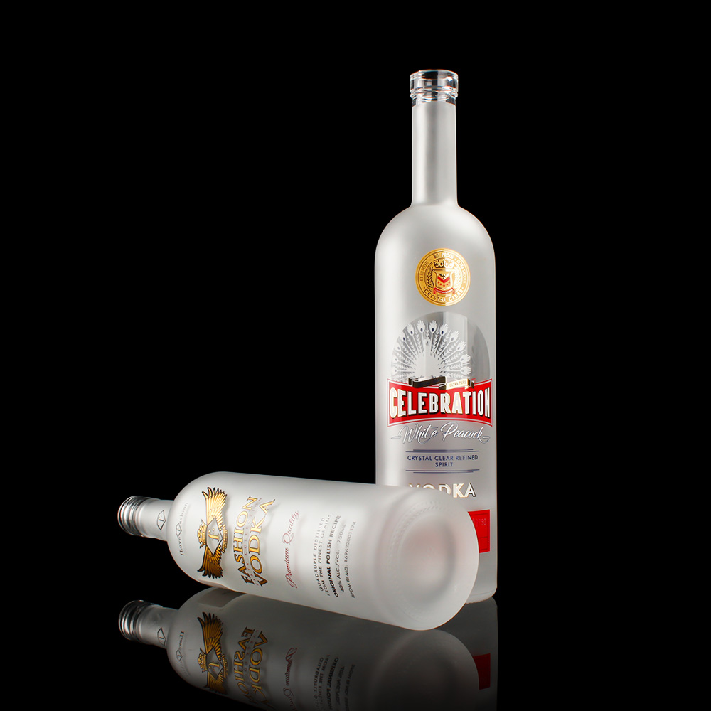 750ml e halikiloeng ea khalase ea vodka e nang le mekhabiso ea litefiso 3