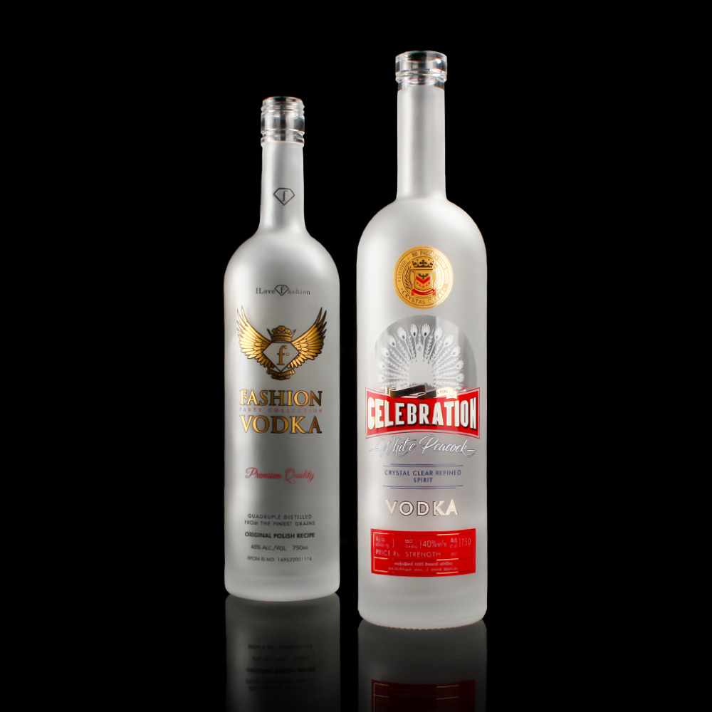 750ml e halikiloeng ea khalase ea vodka e nang le mekhabiso ea litefiso 4