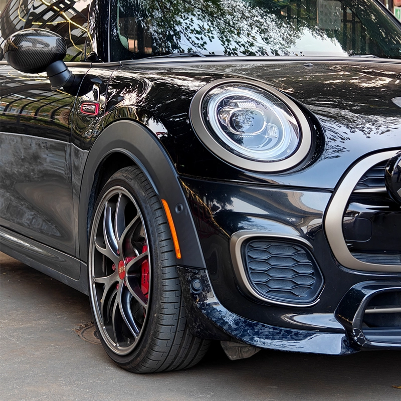 COUVERTURE EXTÉRIEUR SPOILER SPOILER SPOILER AVANT LE SPOIRE DU SPOIRE AVEC LA MATÉRICE DE FIBRE DE CARBON DE HAUTE QUALLE POUR MINI COOPER F55 F56 F57 Série 1
