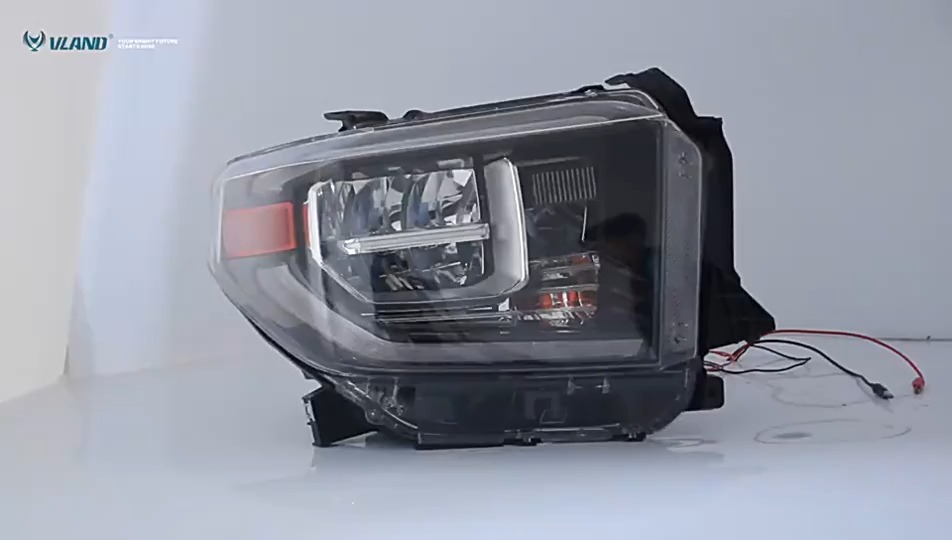Сборка светодиодов автомобилей для Toyota Tundra 2014 в передней лампе 1