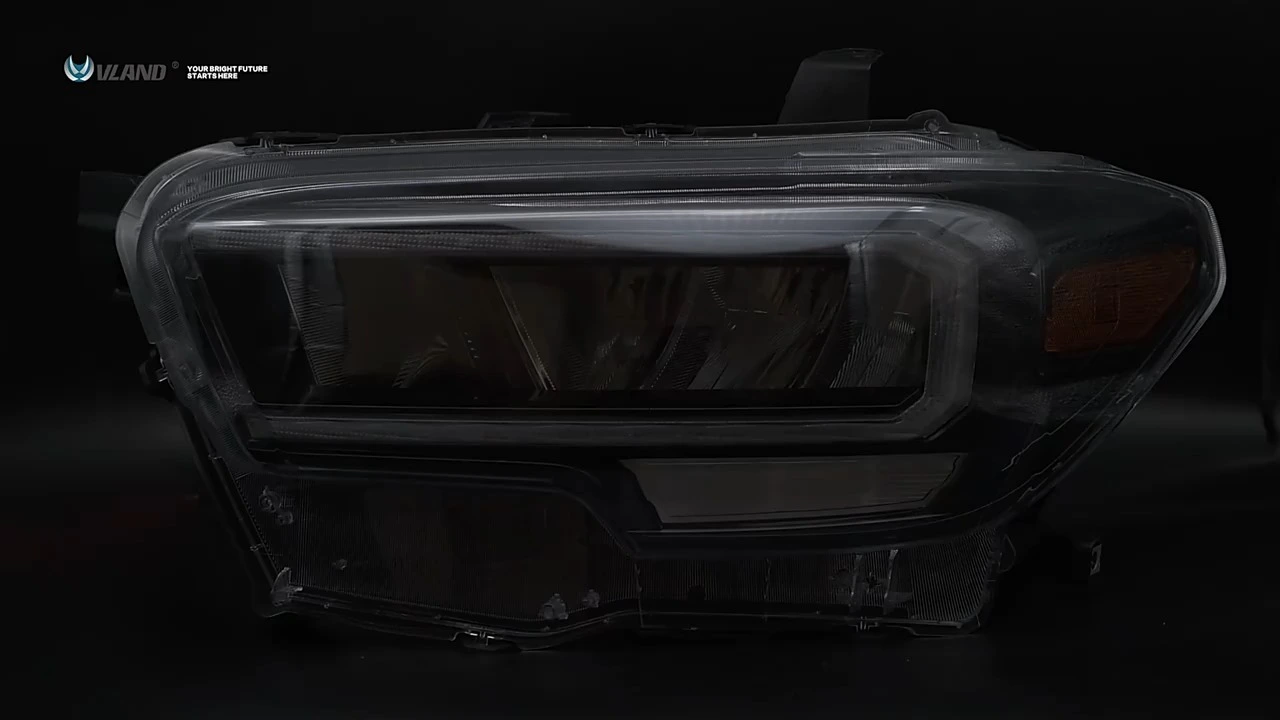 トヨタタコマ2015インフロントランプの車LEDヘッドライトアセンブリ 1