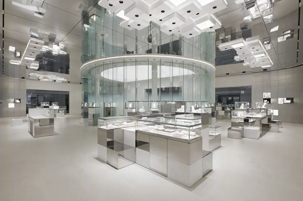 Maximizing Space: Smart Jewellery Display Cabinet Solutions for Small Homes 1