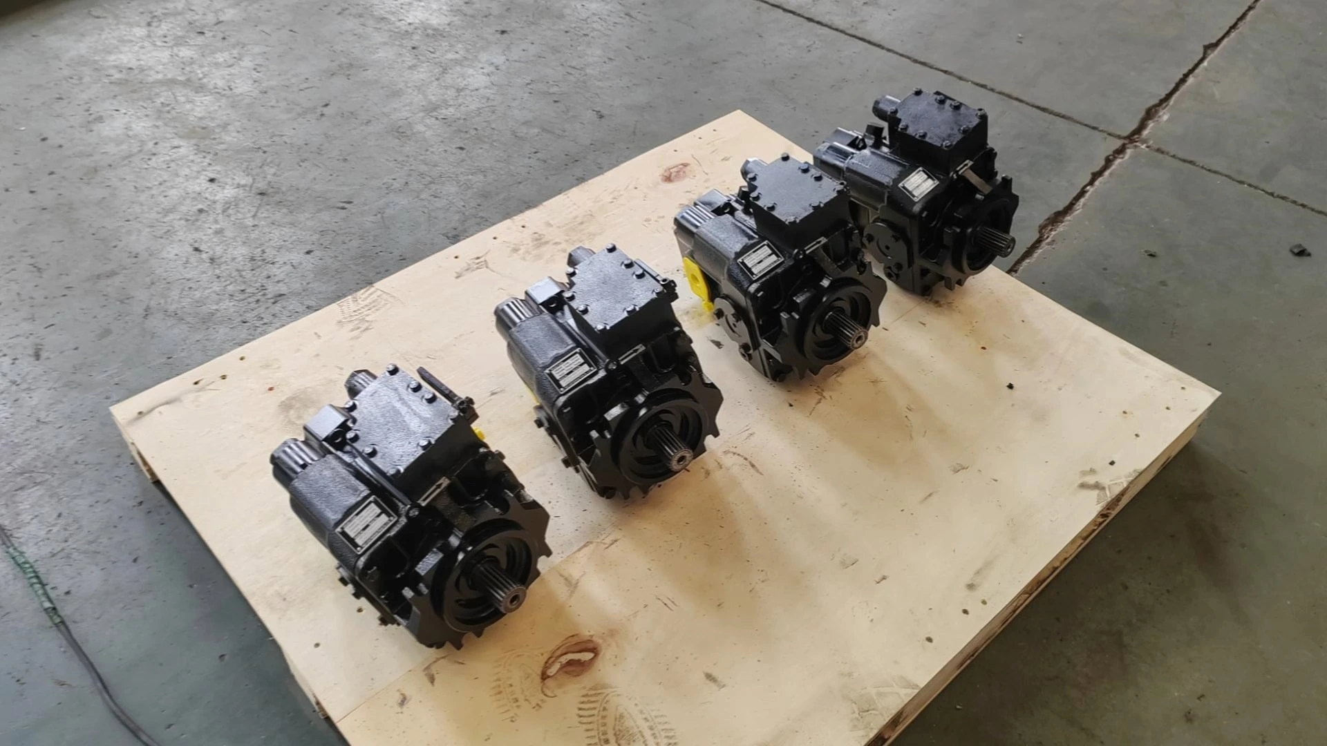 Best Quality Axial Flow Piston Pump HPV90 For Paver Machine 1