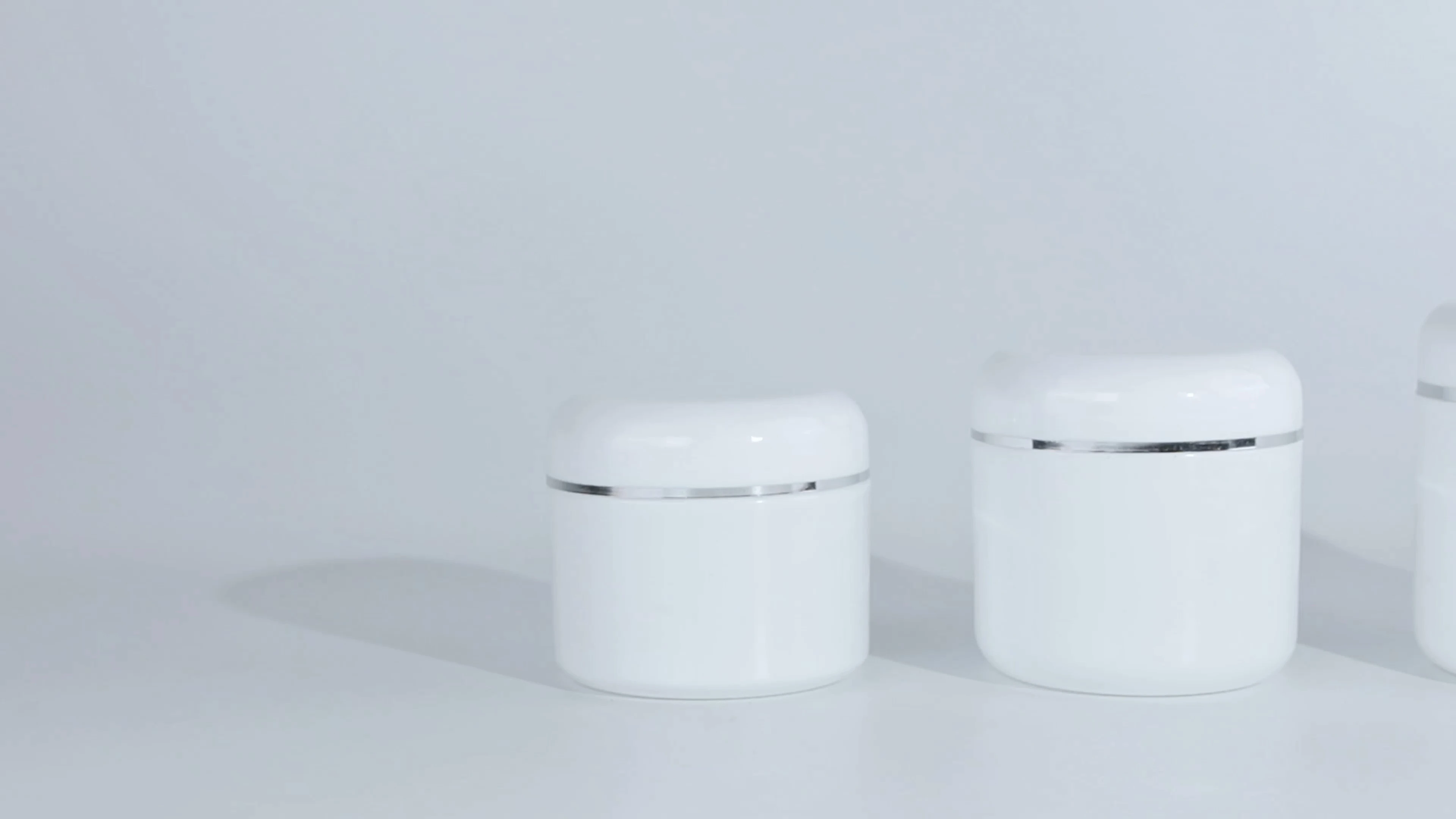 Round Edge Cosmetic PP Plastic Jars - 250ml/300ml/500ml Airtight, Leakproof Containers for Skincare BEST-70818 1