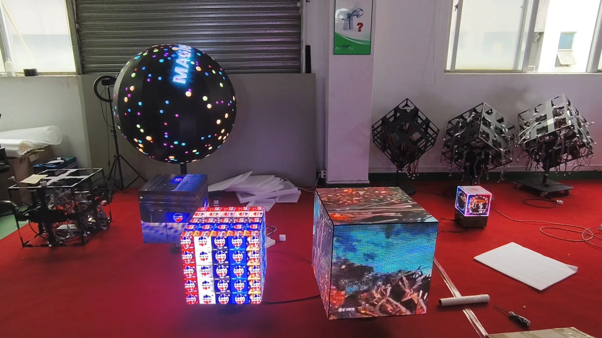 LIONLED Indoor Cube LED Display Screen P2 High Quality  For Advertising 1