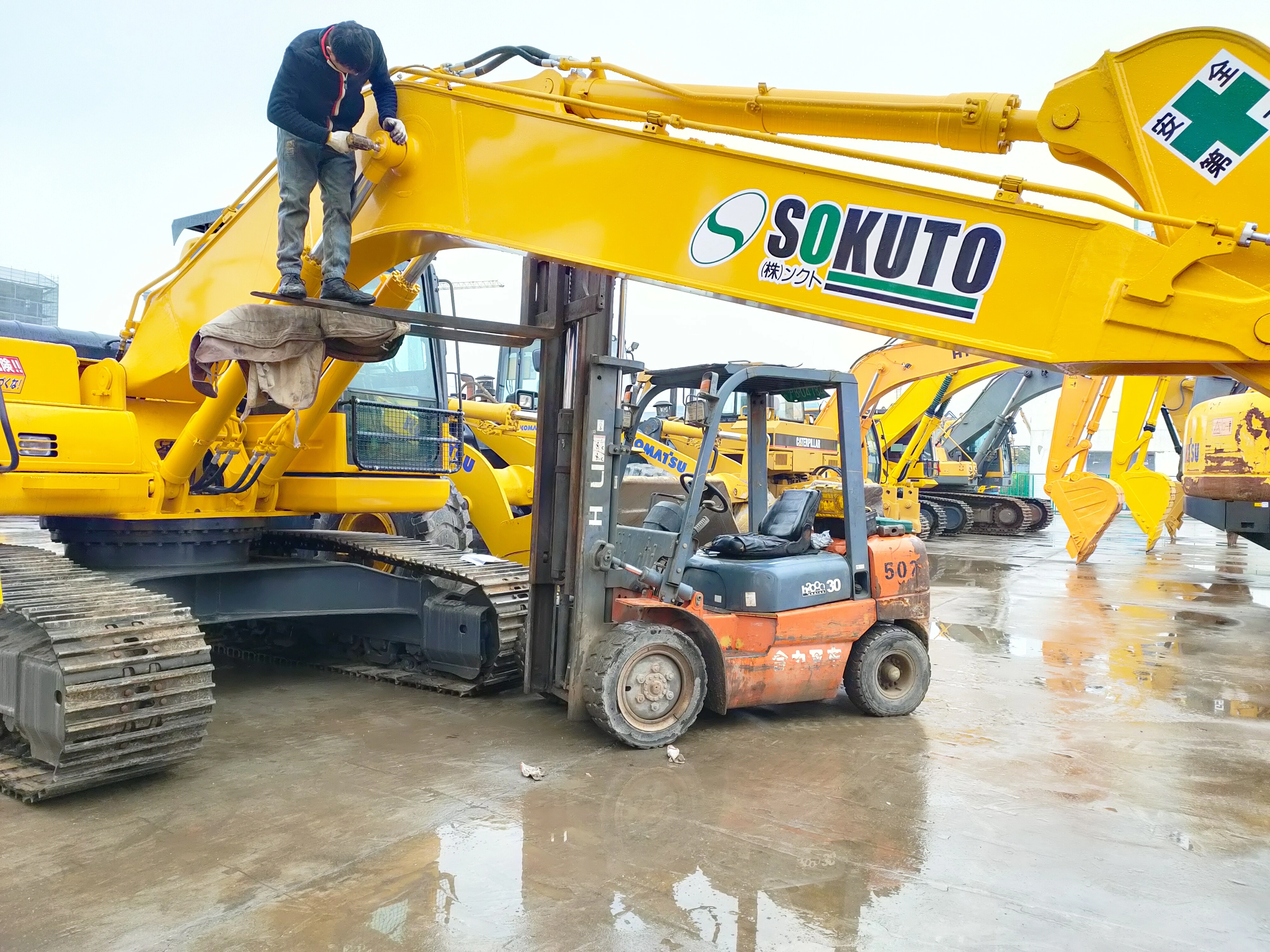 Hitachi ZX200-3G Excavator