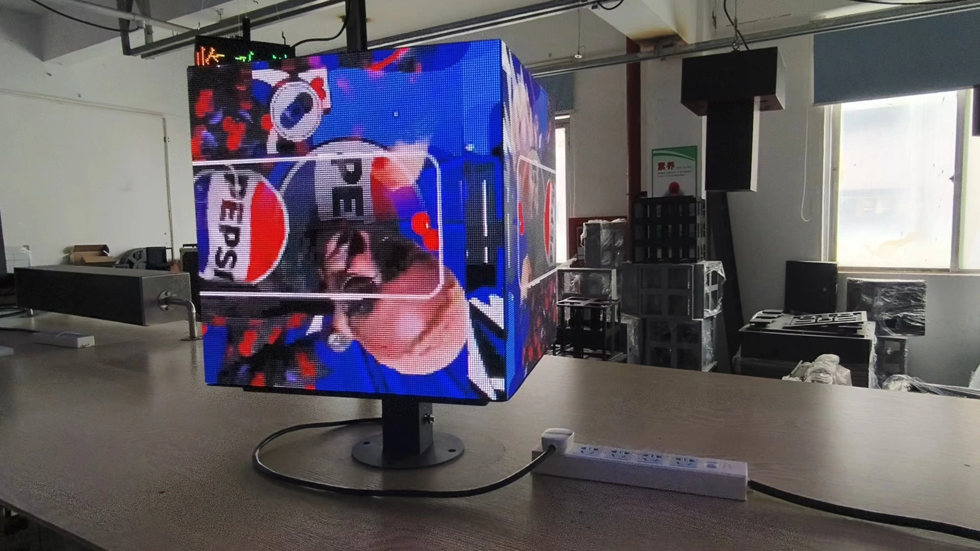 LIONLED Indoor Cube LED Display Screen P2.976 High Quality  For Advertising 1