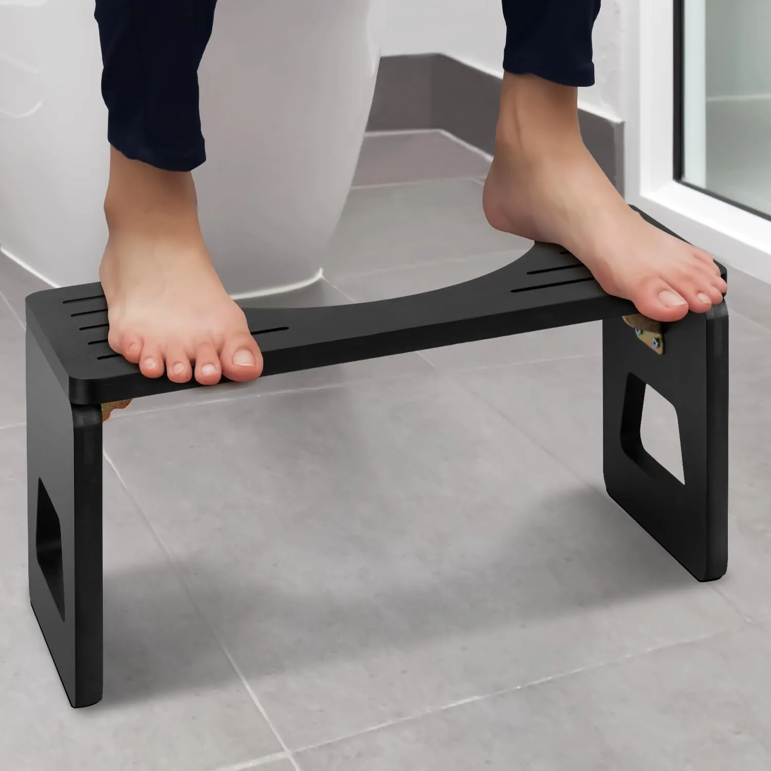 Tabouret de toilette pliable pour adultes et enfants (8 pouces) en bambou avec revêtement antidérapant pour améliorer la posture et le confort dans la salle de bain (noyer) 1