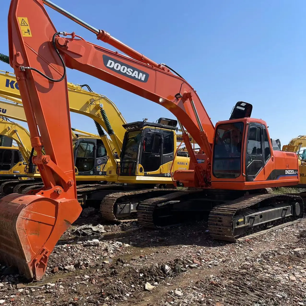 2021 Doosan DH220 Used Excavator 20 Ton Hot Selling Secondhand Digger Machine DH220LC DX225LC DH225LC DH300 DX340LC for Sale 1