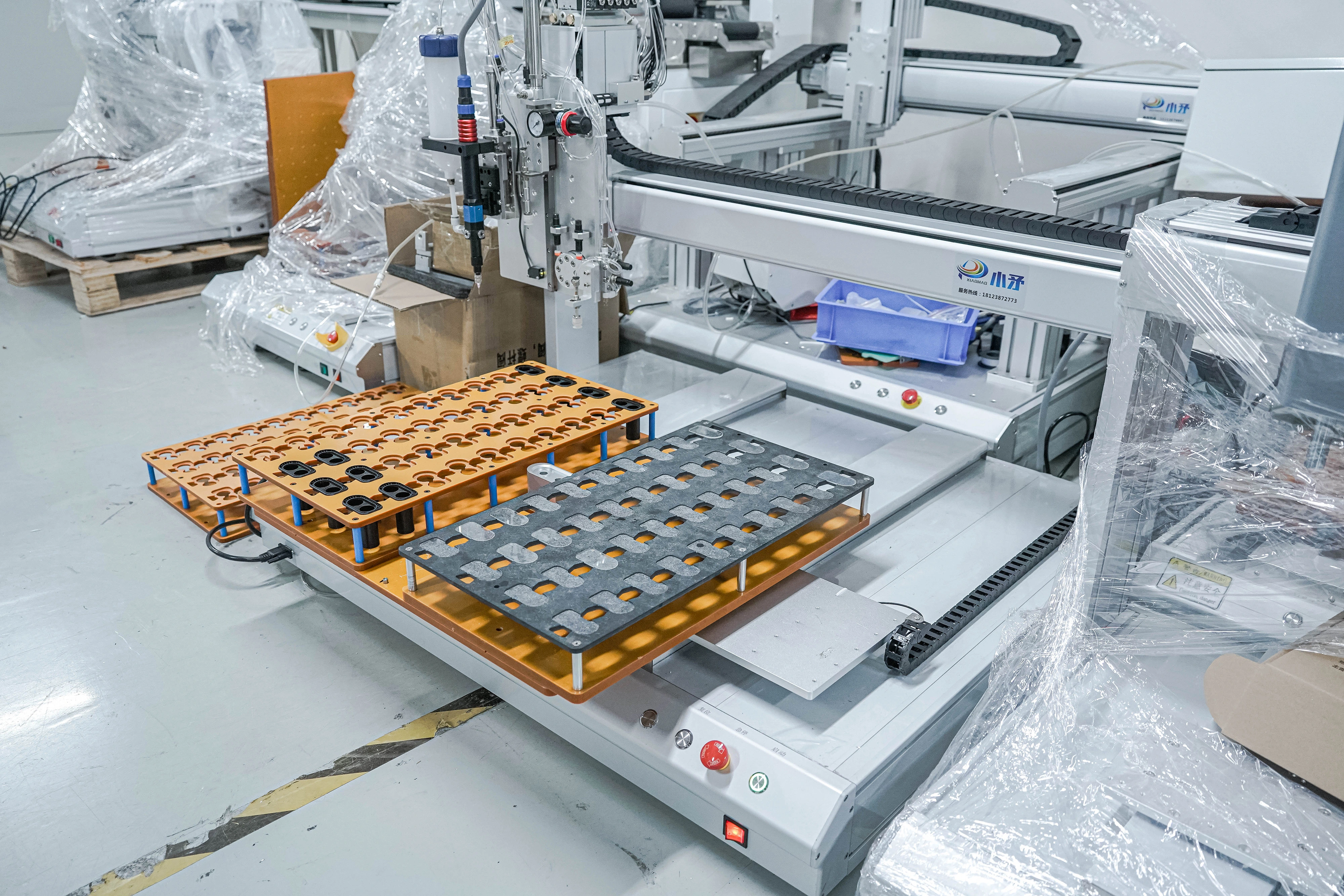 Cnc Glue Dispenser Machine by Xiaomao Machine 4