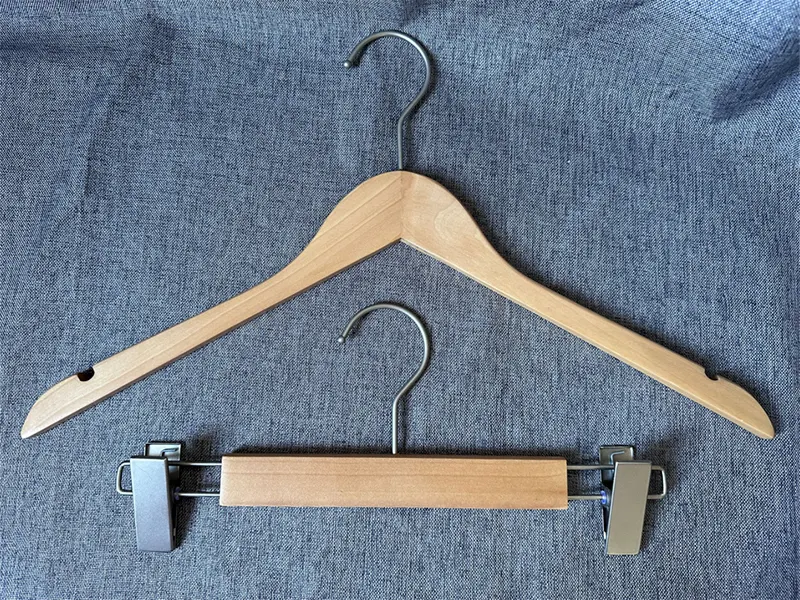 Hangers Wholesale by Air Or Sea Wholesale - LEEVANS 2