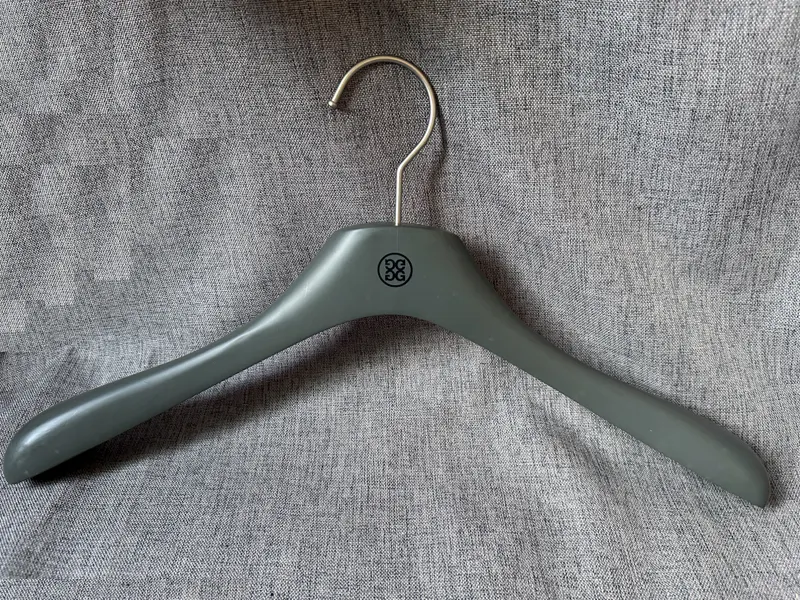 Wooden Hangers Carton by LEEVANS 2