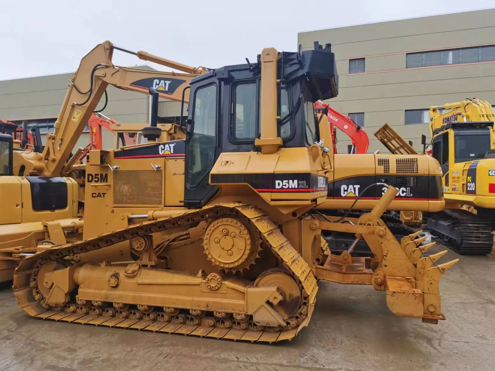 Caterpillar CAT D5M D5 Used crawler bulldozer for sale 1