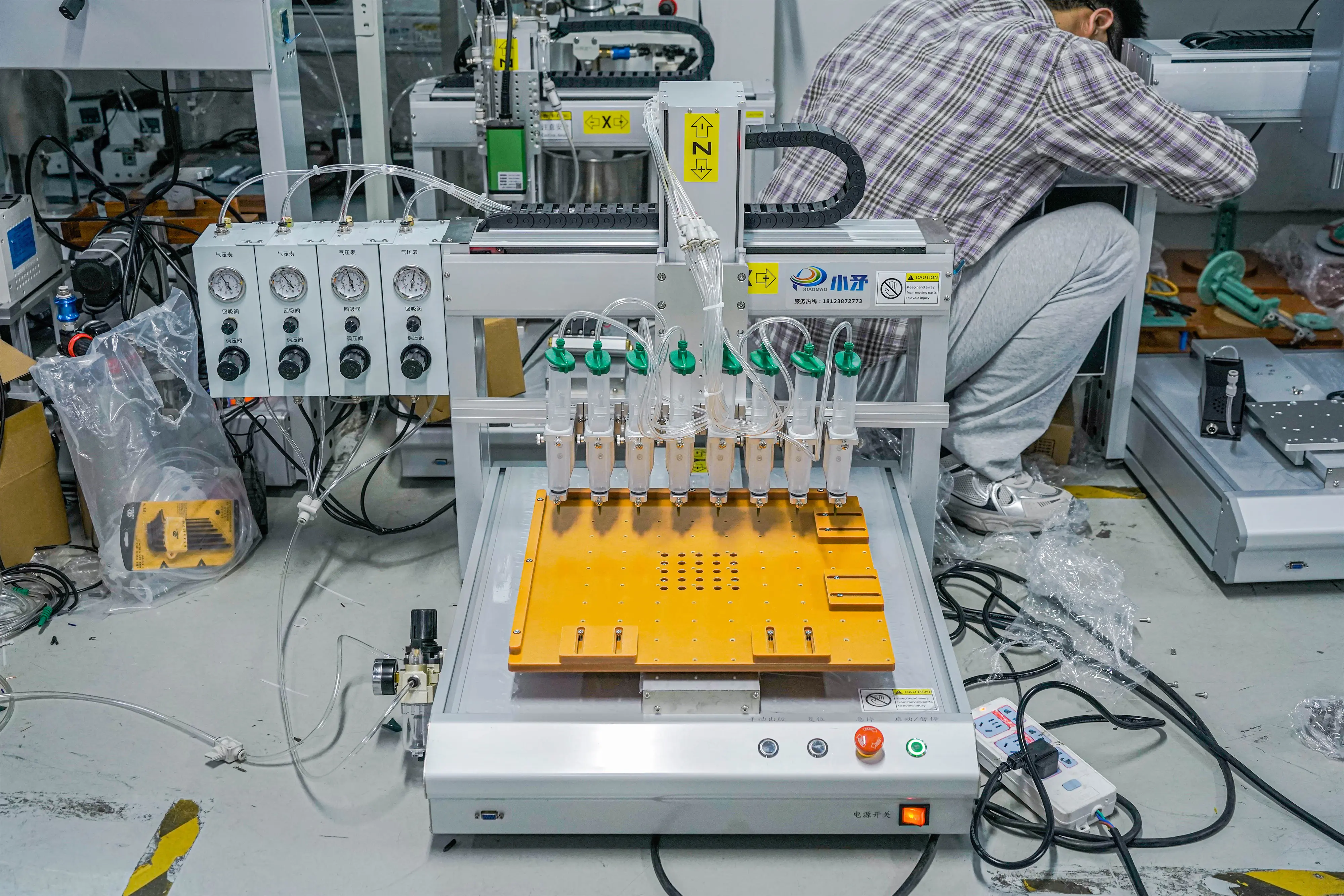 Automated Glue Dispensing Machine by Xiaomao Machine-2 3