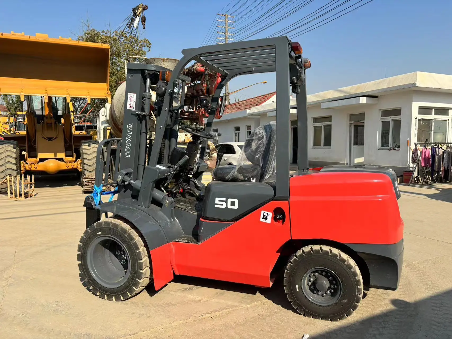 TOYOTA FORKLIFT 5-TON CAPACITY DOUBLE FRONT 4 WHEELS 1