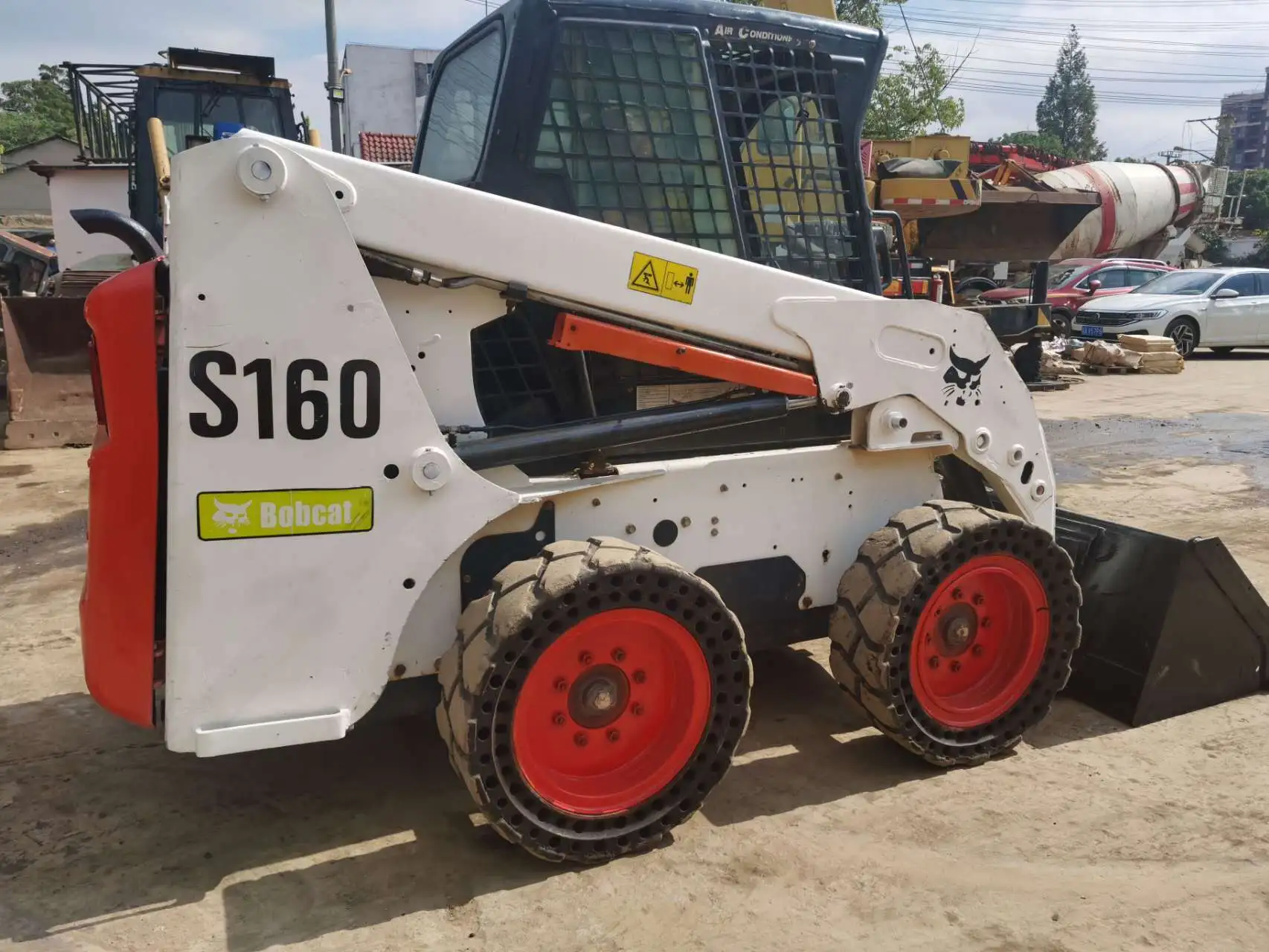 Secondhand Bobcat Skid Steer Loader S160 Mini Loaders S300 S185 Small Wheel Skid Steer Loader 1