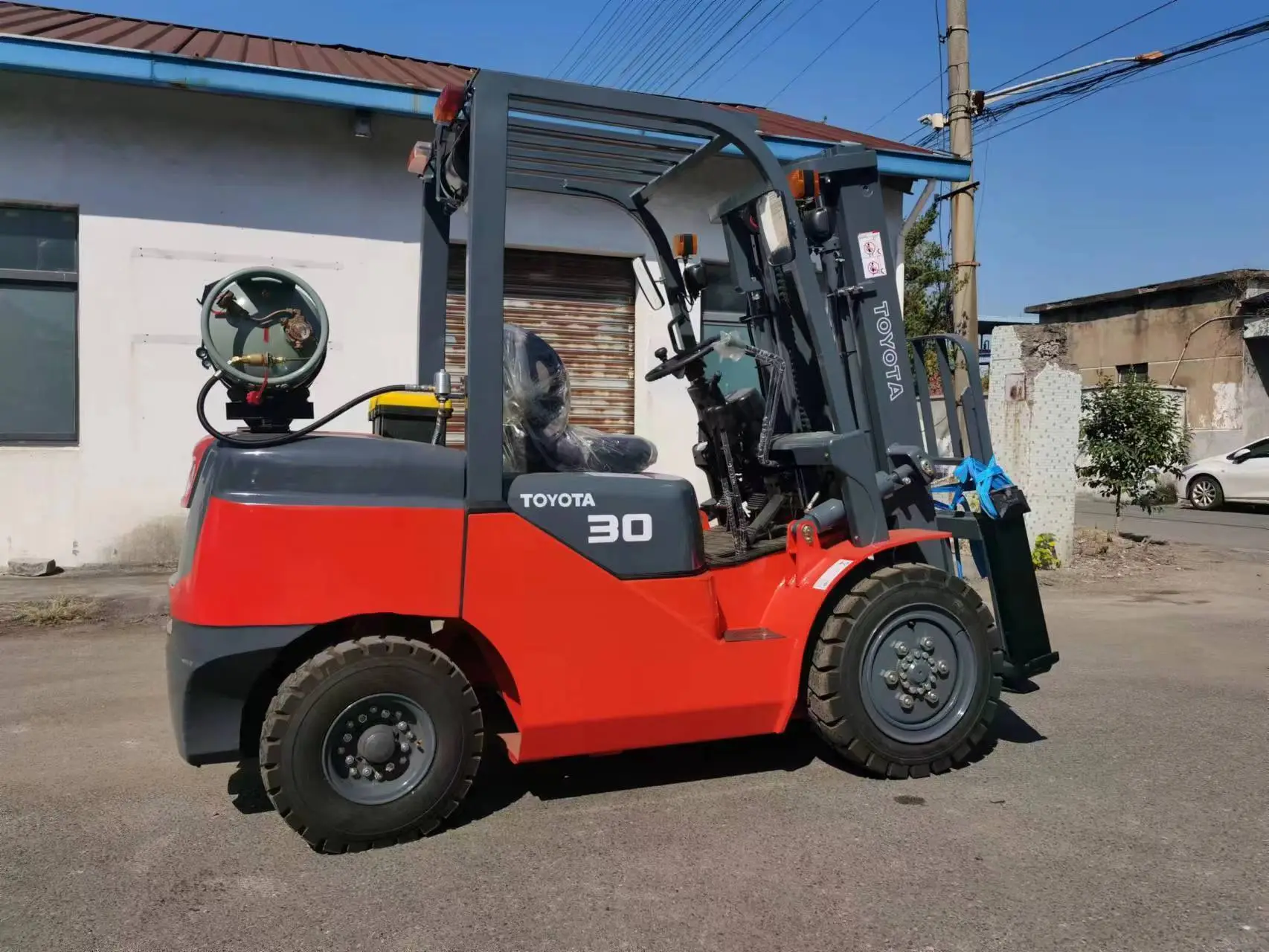 Japan Engine Side Shift 2 Stages 3 Stages Mast Brand New Toyota 2 2.5 3.0 3.5 Ton Lpg Forklift Truck 1