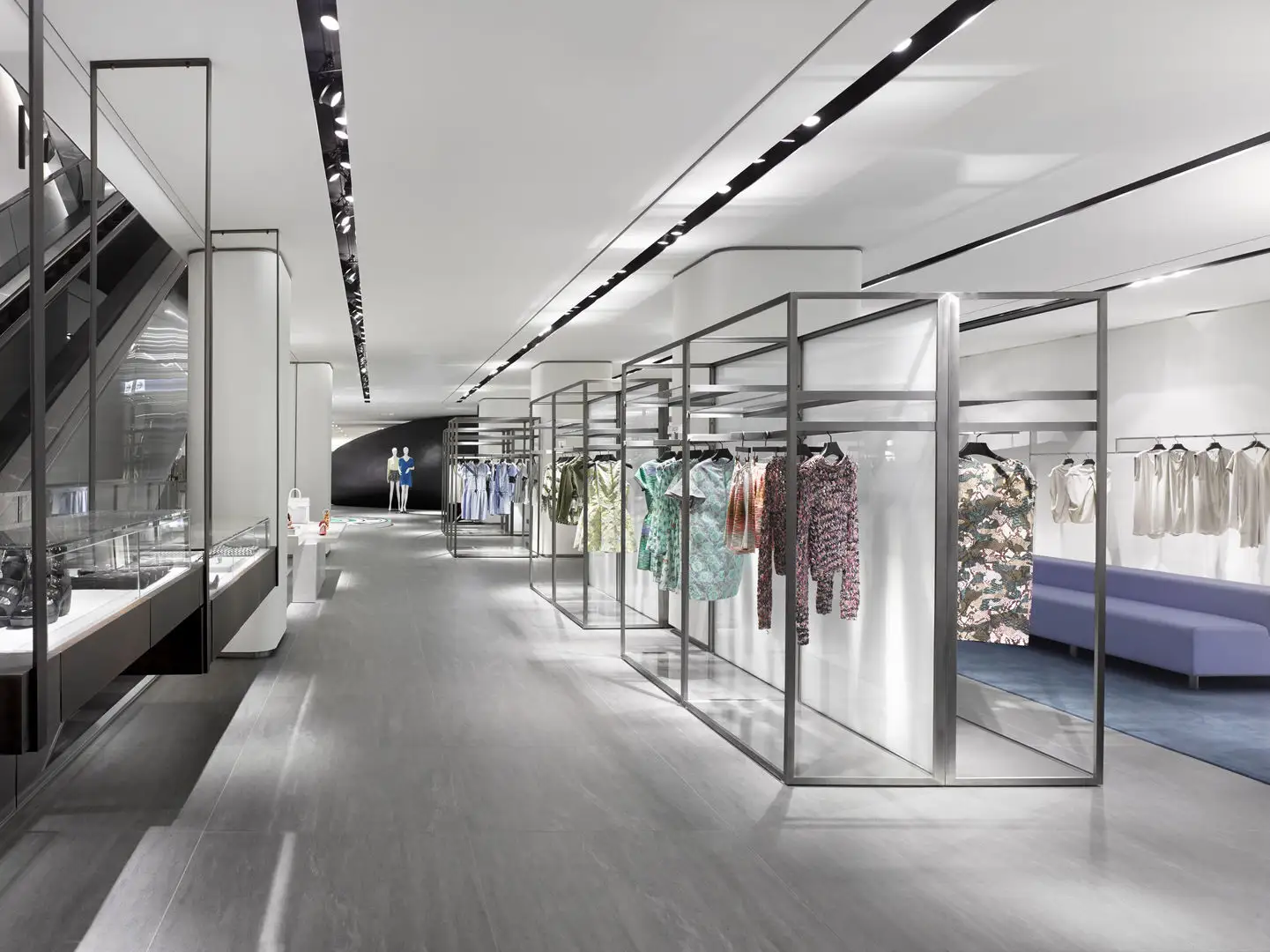 Store Fixture Showcase 1.Free Design; 2.Value-added Services(provided Free Solution Concept); 3.Installation Instruction; 4. Take Measurements; 5. Professional After-sale Service - - LUXE Showcases 5