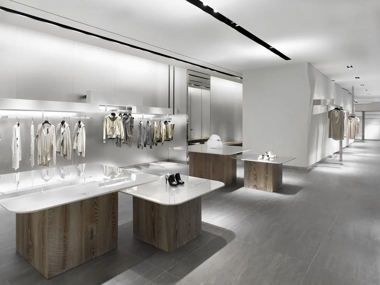 Store Fixture Showcase 1.Free Design; 2.Value-added Services(provided Free Solution Concept); 3.Installation Instruction; 4. Take Measurements; 5. Professional After-sale Service - - LUXE Showcases 2