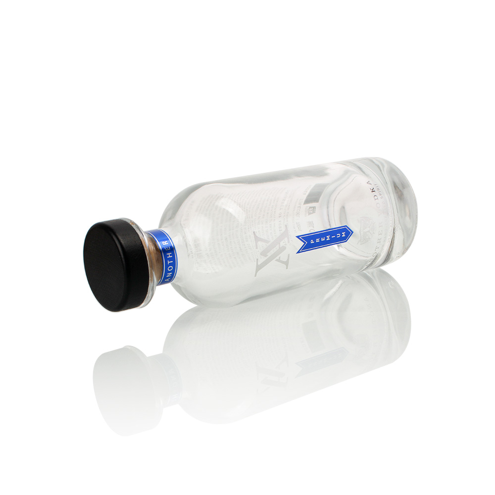 750ml Round-shape Vodka Bottle with Cork Finish 3