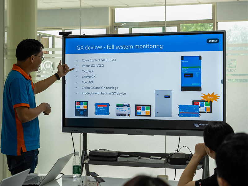 VictronEnergy Engineers Visit BIGLUX for In-Depth Technical Exchange <000000> Training 2