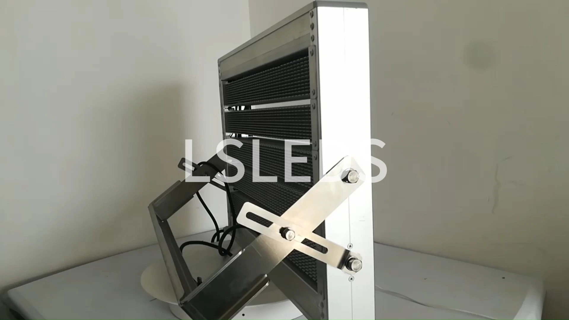 Custom underwater lighting solutions Waterproof lighting for outdoor fountains 1