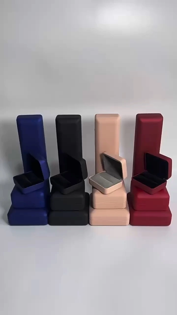 Factory wholesale creative pink PU leather necklace ring bracelet earrings proposal jewelry packaging box 1
