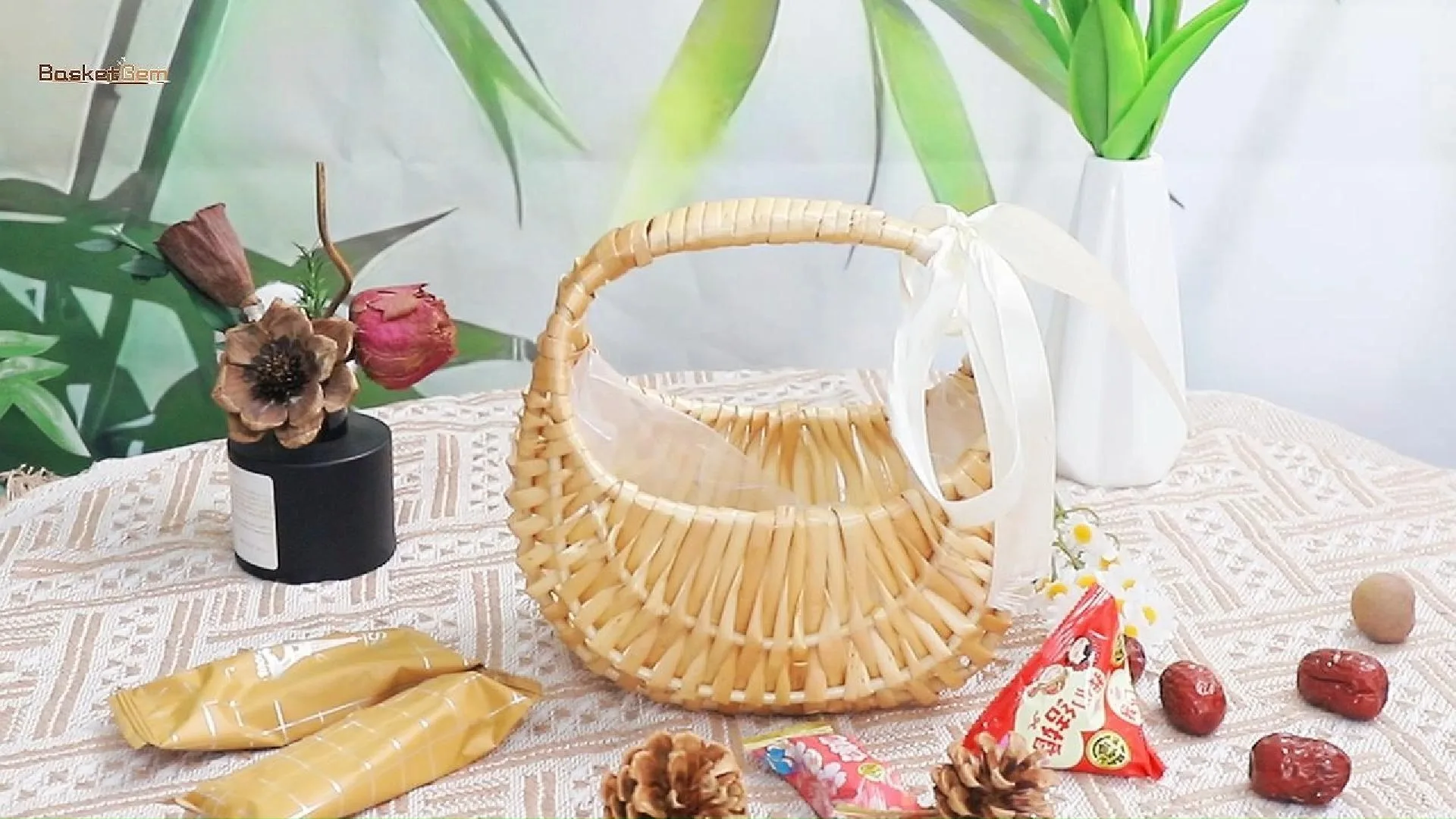 Crescent Wicker Storage Basket Small Storage Basket with Liner 1