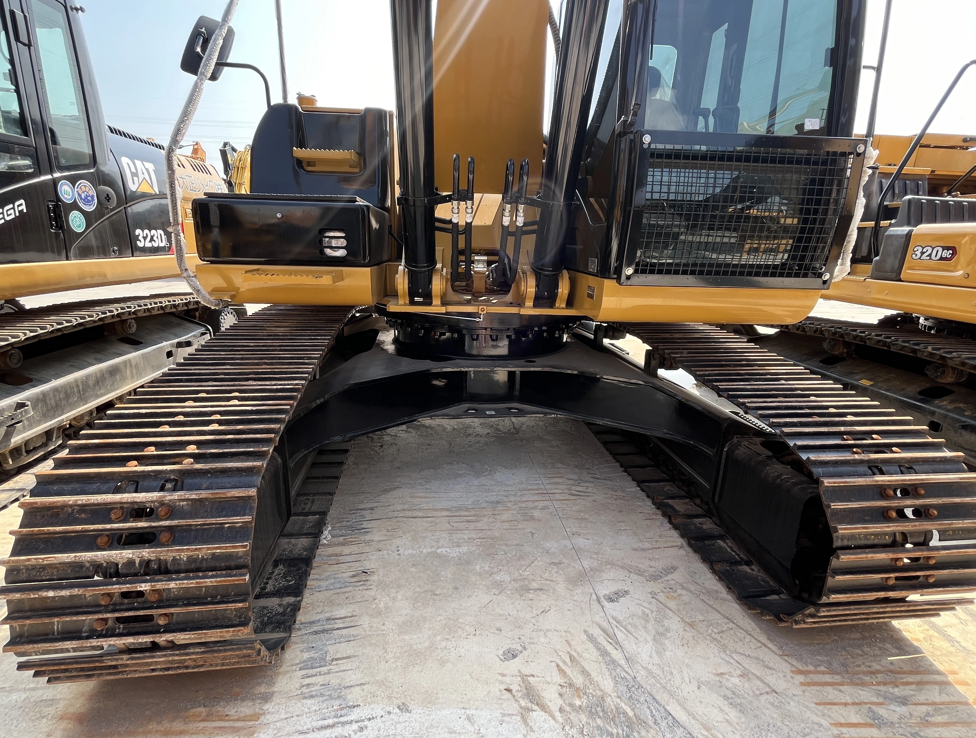 2017 CAT 324D2 Used Excavator 24 Ton Secondhand Digger Good Performance in Stock 1