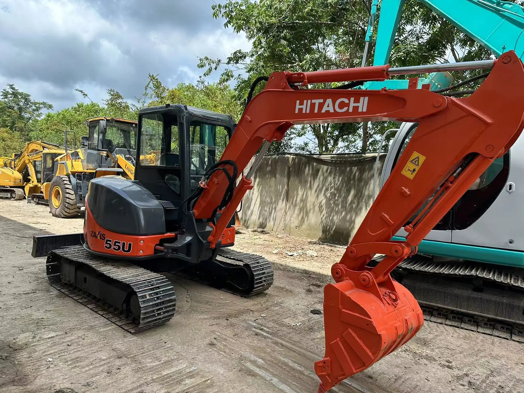 2022 Hitachi ZX55U Used Crawler Excavator High Quality Secondhand Digger in Shanghai Yard 1