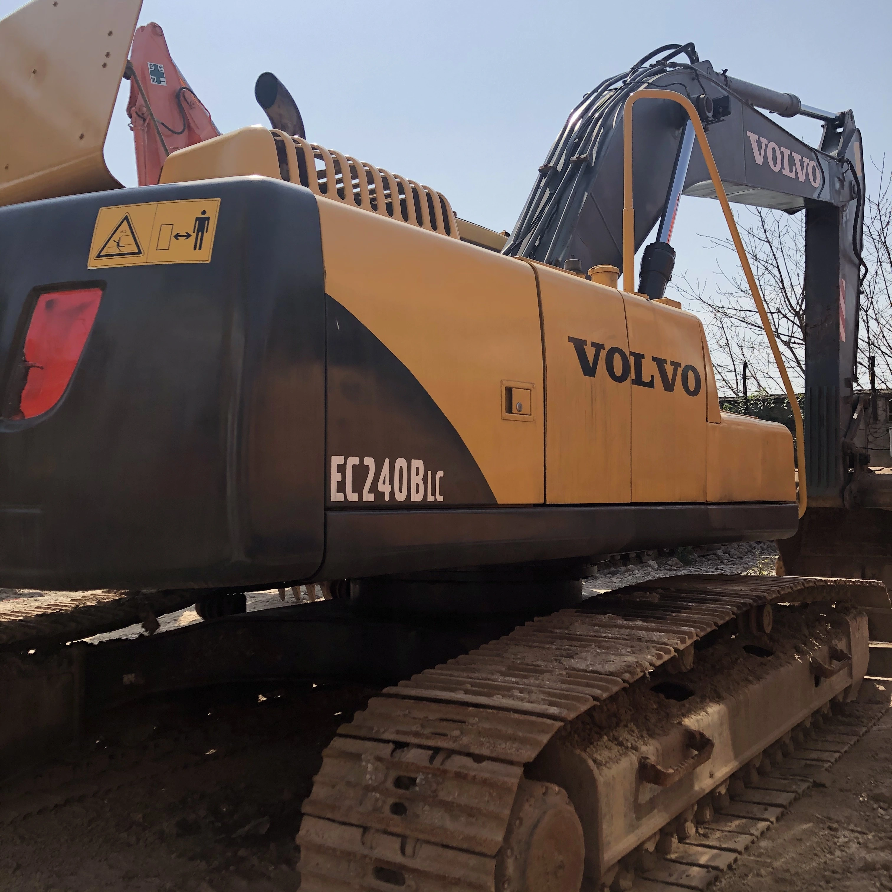 Pelle sur chenilles d&39;occasion Volvo EC240BLC 2019, 24 tonnes, à Shanghai Yard, livraison internationale 1