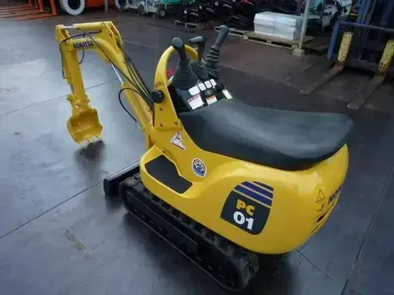 2nd Hand Diggers Komatsu Pc01 Excavator by Junwei Machinery 4