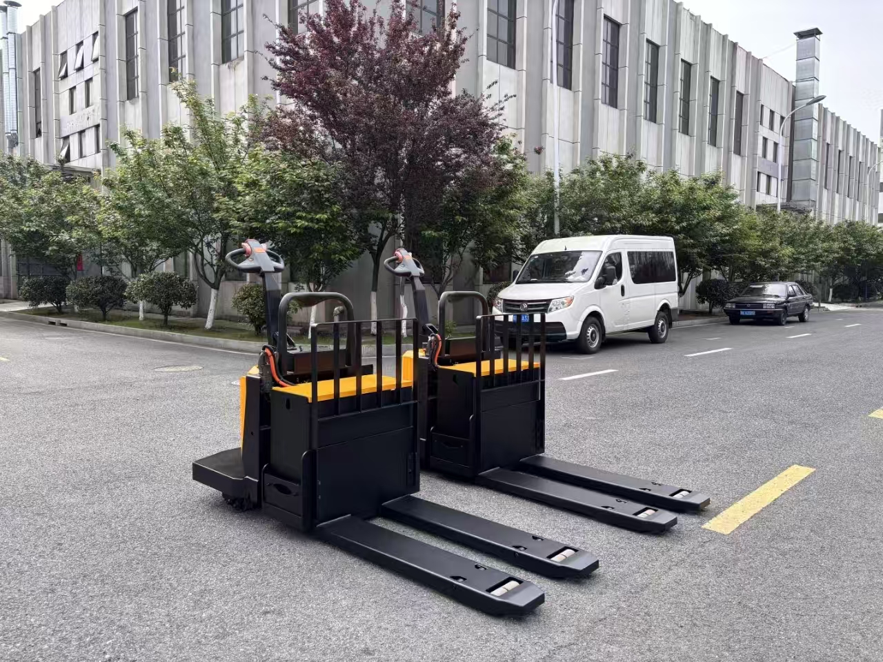 2.5 Ton Lithium Battery American-Style Electric Pallet Truck New for Restaurant Machinery Repair Shops Printing Shops Retail 5